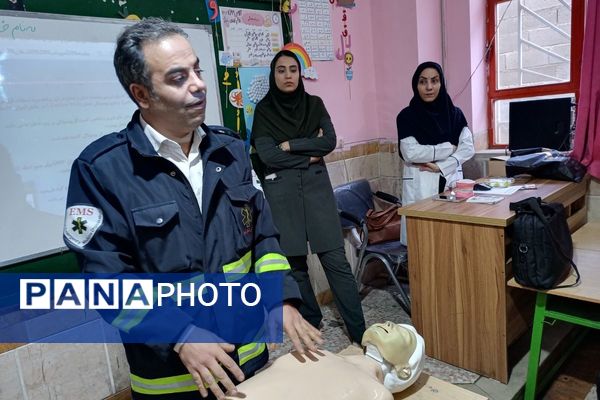 اولین دوره آموزشی آموزگاران پایه مدارس ابتدایی شهرستان رباط‌کریم