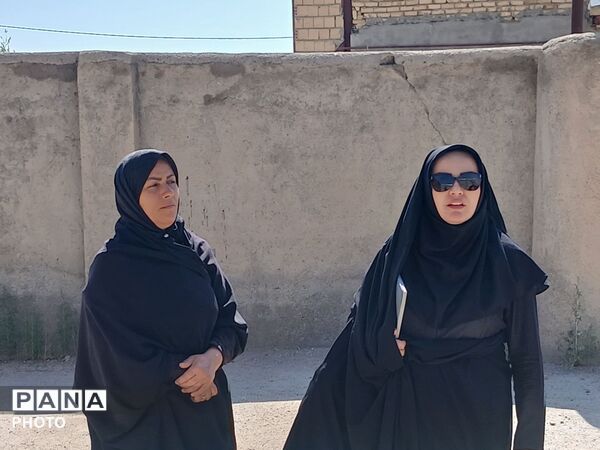 بازدید کارشناسان استانی از روند اجرایی پروژه مهر شهرستان درگزین 