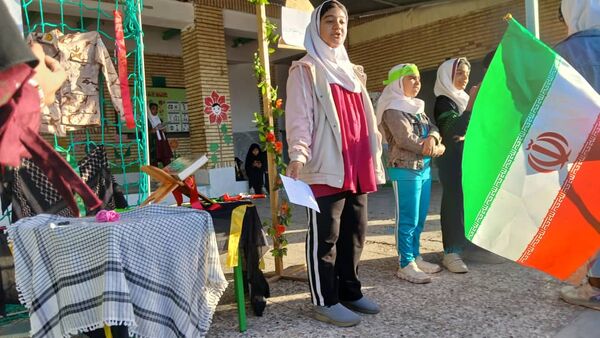 «صبحگاه مقاومت» در مدرسه شهید مطهری فین 