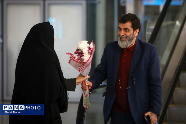 استقبال از کاروان عمره‌گذار دانش‌آموزی از سکوی پروازی تهران