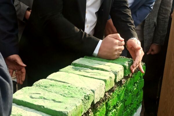 خشتِ بنای مدرسه ۱۸ کلاسه در شهرری گذاشته شد