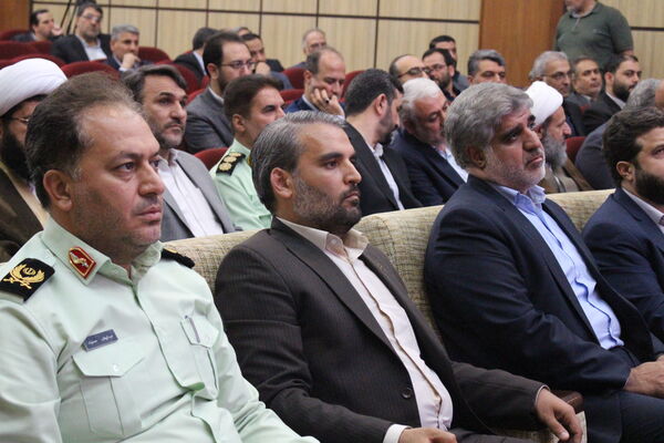 جلسه شورای اداری استان تهران با حضور وزیر کشور به‌مناسبت هفته معلم