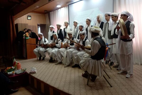 رقابتی از رنگ فرهنگ و هنر؛  هنرنمایی دانش‌آموزان در دیار شیخ جام