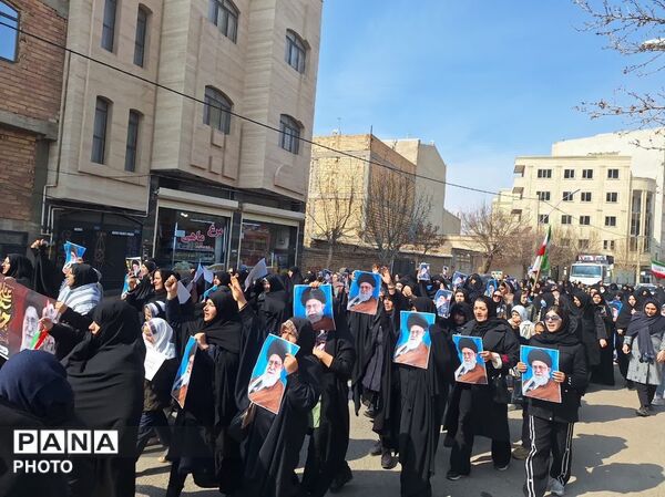 ملت بیدار و آگاه صوفیان در سوگ رهبر شهید 