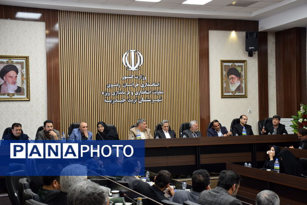 شورای آموزش و پرورش قطب شهید برونسی به میزبانی تربت حیدریه