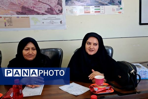 نشست بانوان تأثیرگذار طایفه گرهرگان با محوریت نقش زنان در توسعه اجتماعی و فرهنگی