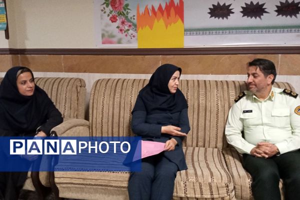 مراسم هفته بهداشت و روان در مدرسه خوارزمی رباط کریم