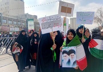 حضور پر شور مردم مشهد در راهپیمایی ۲۲ بهمن