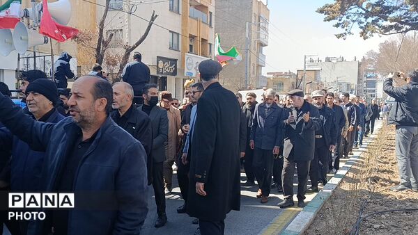 برگزاری بیعت مردم شهرکرد با فرمانده کل قوا