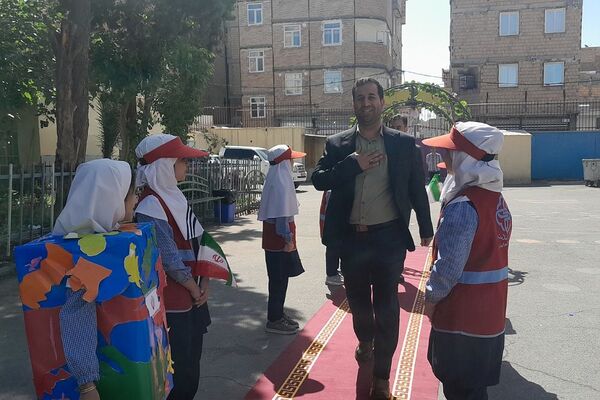 مراسم روز زمین پاک در دبستان دخترانه معراج ناحیه۲ بهارستان