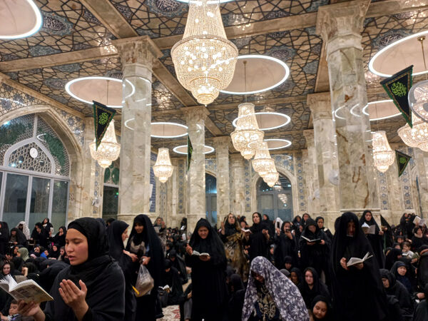 مراسم احیا شب بیست و یکم ماه رمضان در مسجد اعظم قم