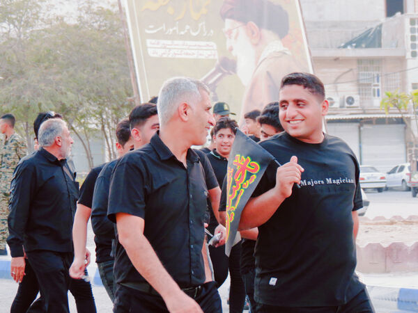 جاماندگان اربعین در بندرخمیر، شور حسینی را به خیابان‌ها آوردند