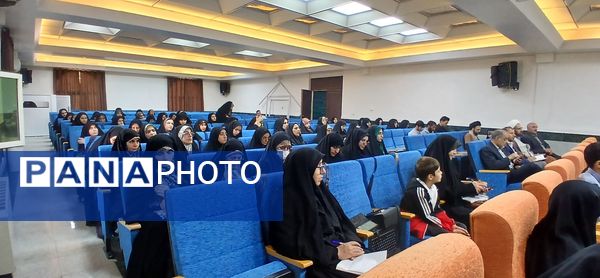 کارگاه تدبر در قرآن کریم با حضور حجت‌الاسلام قدرتی در خرم‌آباد 