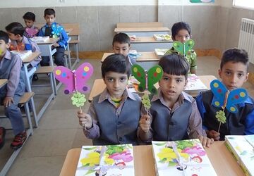 از اینکه به مدرسه می‌روم حس و حال خوبی دارم