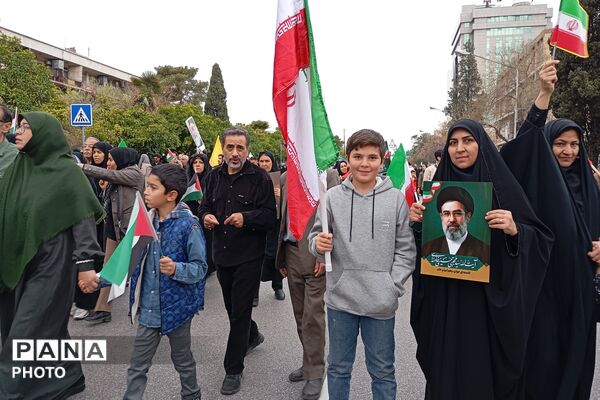 روز قدس با پویش کوله‌پشتی فرشته‌ها در شیراز