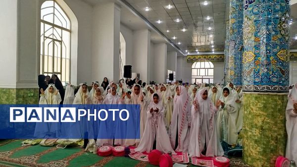 برگزاری جشن تکلیف دو هزار دانش‌آموز دختر سوم ابتدایی در میناب