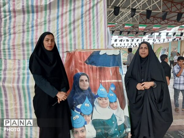 مراسم غبارروبی قبور شهدای مدرسه شجره طیبه در میناب