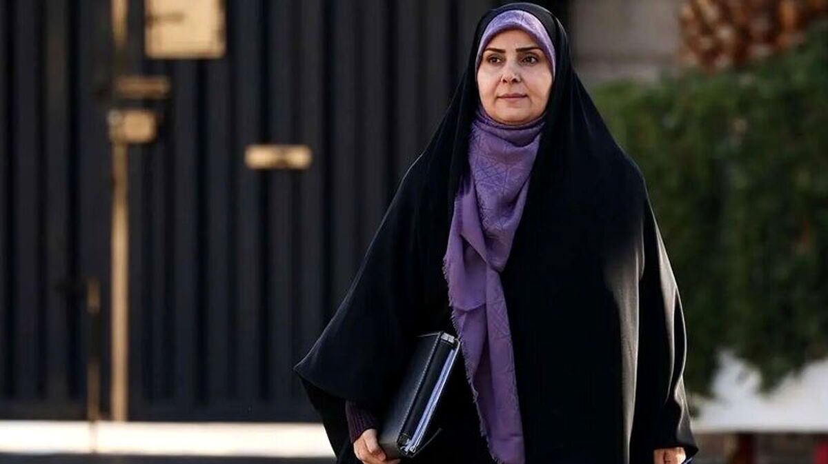وزیر راه‌ و شهرسازی راهی استانبول شد 