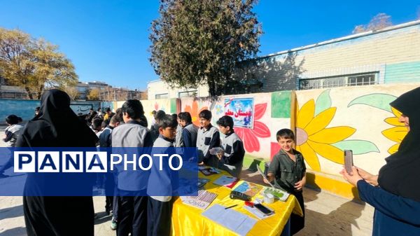 برگزاری نمایشگاه کتاب در دبستان معلم آشخانه 