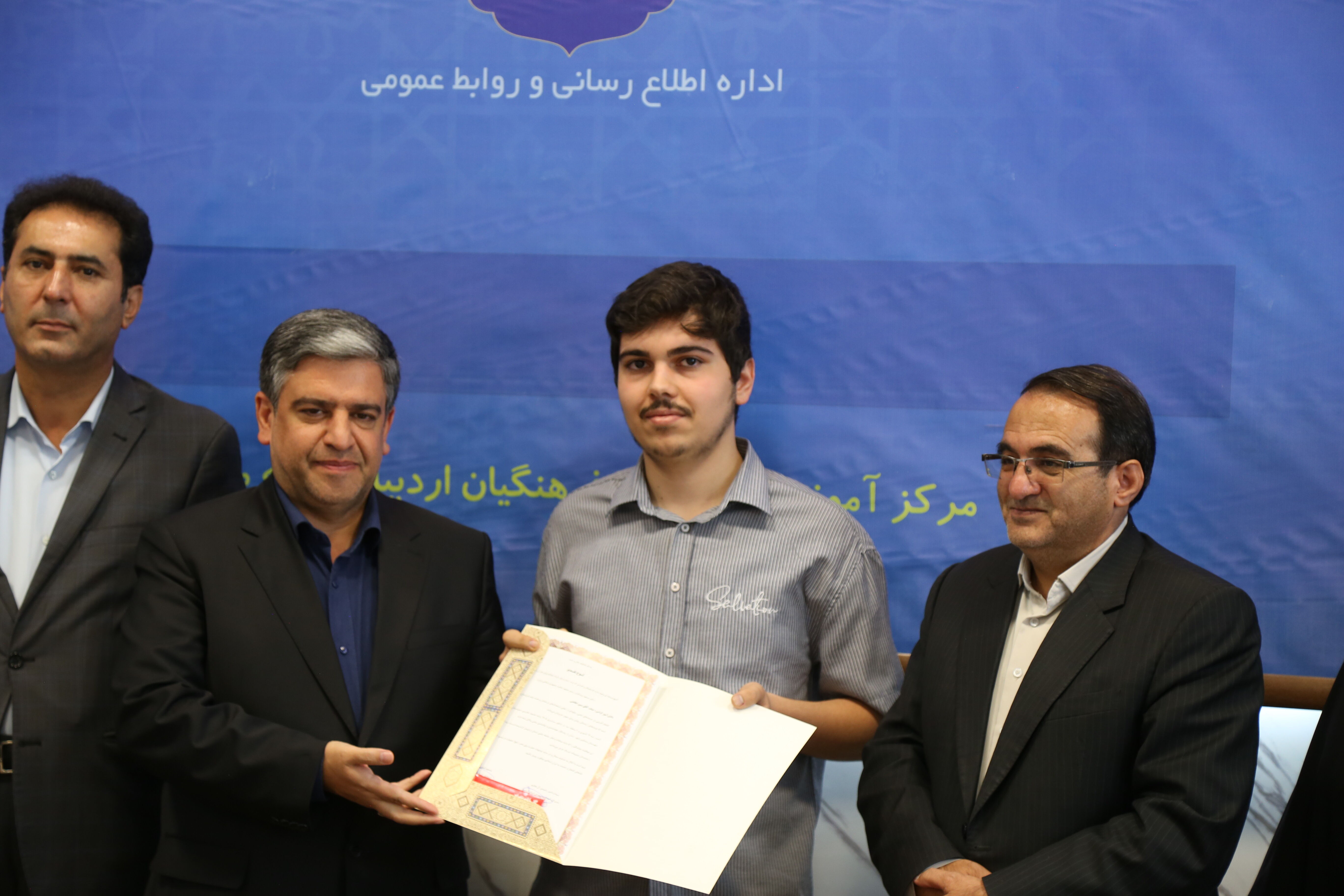 موفقیت دانش‌آموزان حاصل تلاش مشترک اولیا و مجموعه آموزش وپرورش است