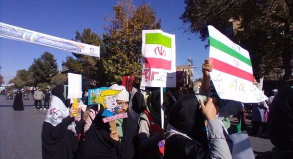راهپیمایی 13 آبان با حضور حداکثری دانش آموزان در شهرستان نیشابور 