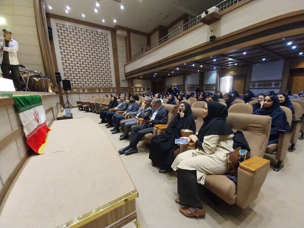 جشن روز دختر در هنرستان امام حسن مجتبی(ع) با حضور مسئولان ناحیه ۶