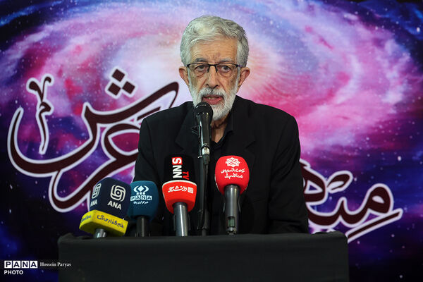 مراسم بزرگداشت رهبر شهید انقلاب و شهدای جنگ تحمیلی