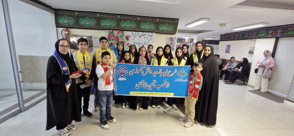 دیدار رئیس سازمان دانش‌آموزی و دانش‌آموزان پیشتاز و خبرنگاران پانا با رئیس سازمان تأمین اجتماعی محمودآباد 