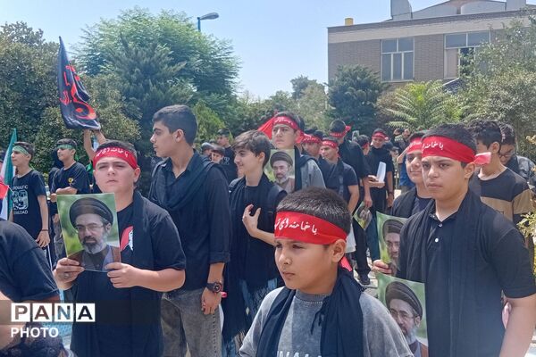 حضور دانش‌آموزان و فرهنگیان ناحیه دو شهرری در مراسم اربعین حسینی اداره کل آموزش و پرورش 