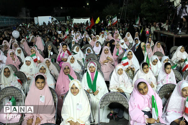 جشن ۲ هزار نفری تکلیف دختران یزد