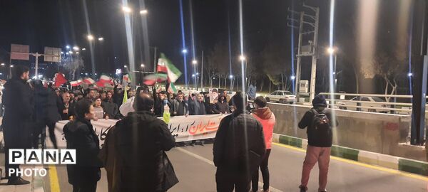 اجتماع پرشور در همبستگی با رهبری