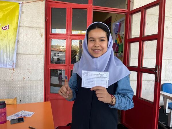 انتخابات شورای دانش‌آموزی دردبستان ارمینه مصلی نژاد