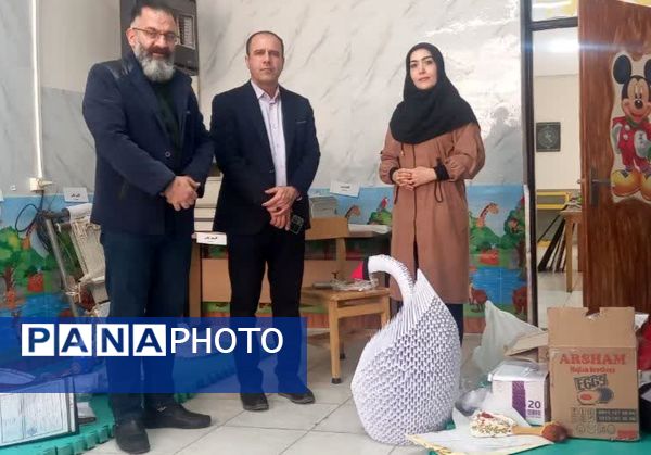 داوری آثار هنری مسابقات فرهنگی هنری آموزش و پرورش ناحیه ۳ 