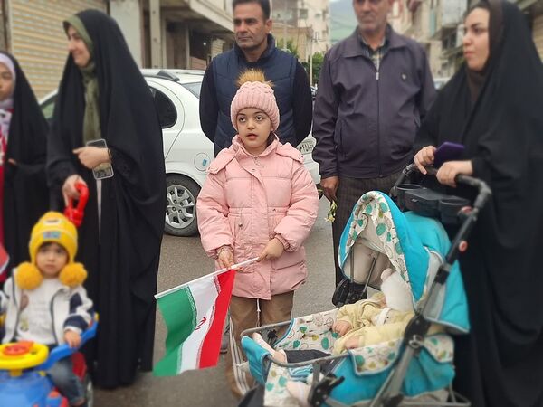 نبض انقلاب در خیابان‌ها تپید