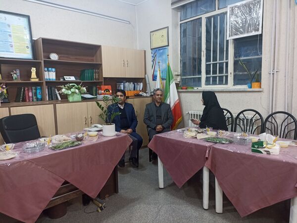 مراسم افطاری در دبیرستان شاهد شهید حمامی