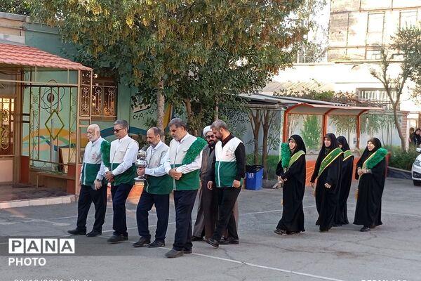 چهارشنبه‌های امام رضایی با حضور خادمان حرم در مدرسه مشکوة نور 