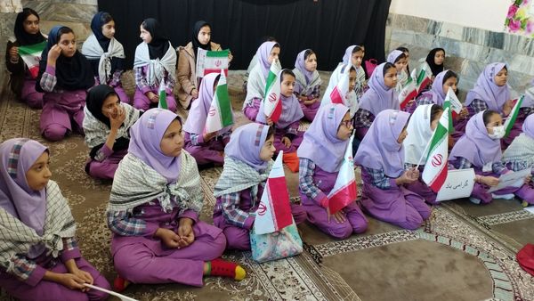 گرامیداشت روز بصیرت و میثاق امت با ولایت در مدرسه مرحوم جعفری روستای بزنجرد