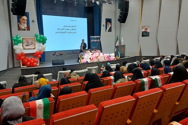 همایش معماران خشت اول در کهریزک؛ بزرگداشت معلمان پایه اول ابتدایی