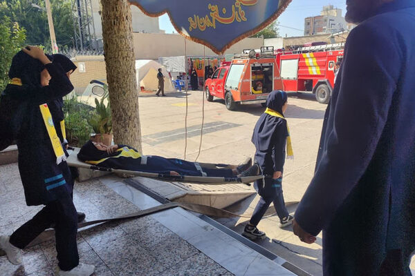 برگزاری مانور زلزله در مدارس ناحیه 4 شیراز 
