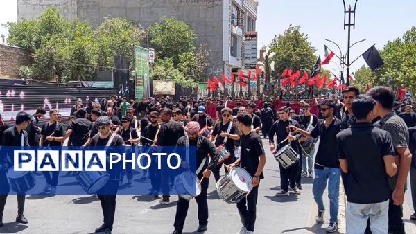 آیین طبل‌زنی در روز عاشورا