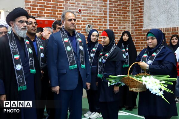 همایش سوگواری ۱۵۰۰ نفری دانش‌آموزی «باید برخاست» در آذربایجان شرقی