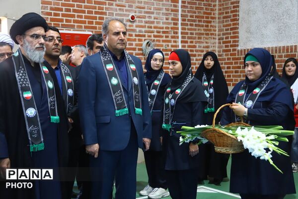 همایش سوگواری ۱۵۰۰ نفری دانش‌آموزی «باید برخاست» در آذربایجان شرقی