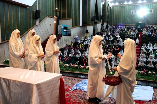 گرامیداشت دهه کرامت و بیست و ششمین سالروز تاسیس سازمان دانش‌آموزی، در منطقه ۱۰
