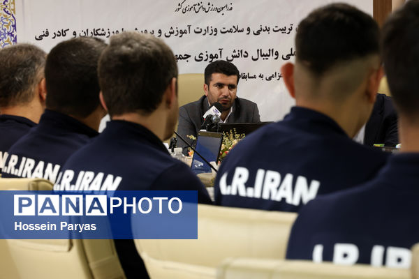 نشست صمیمی معاون تربیت بدنی و سلامت با ورزشکاران و کادر فنی تیم ملی والیبال دانش‌آموزی