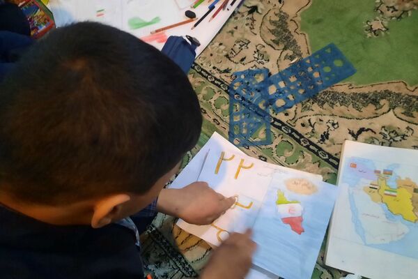 برپایی نمایشگاه دستاوردهای خلاقانه و نقاشی همگانی در دبستان شهید چمران ناحیه دو شهرری 