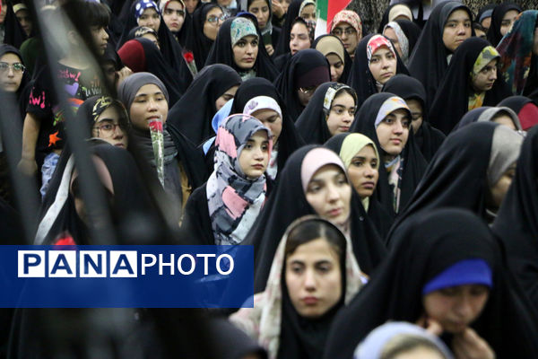 اجتماع عظیم دختران دانشجوی کشور در حرم حضرت معصومه(س)