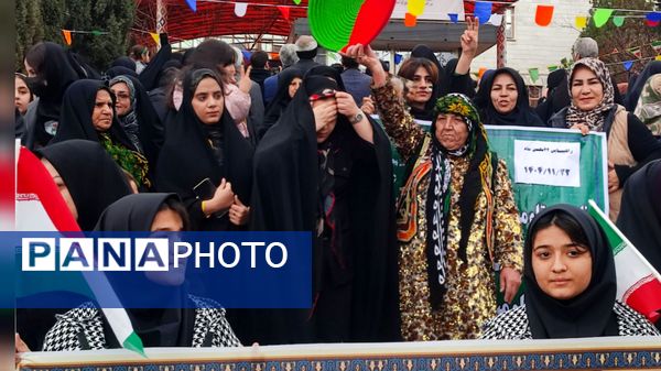 حضور گسترده مردم و دانش‌آموزان خرم‌آباد در جشن ۲۲ بهمن؛ جلوه‌ای از شور انقلابی و وحدت ملی