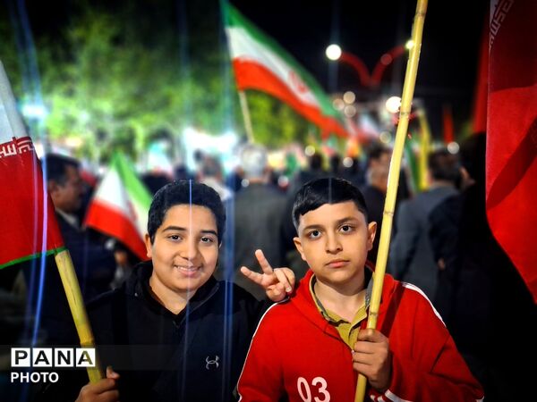 کودکان کاشمری پای کار انقلاب 