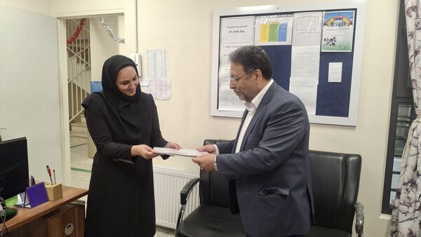 مدیر آموزش‌وپرورش منطقه ۱۴ تهران از کارکنان مدرسه اتیسم راد تقدیر کرد