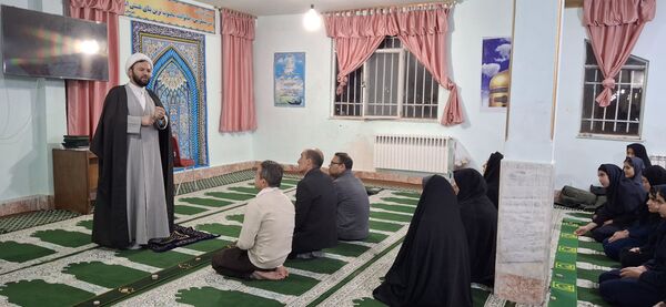 برپایی سفره افطاری در خوابگاه فضیلت فاروج
